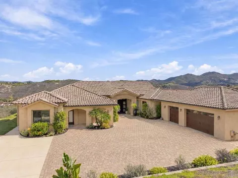Exterior - 2260 Panoramic Way, Vista, CA 92084 photo 2 of 8