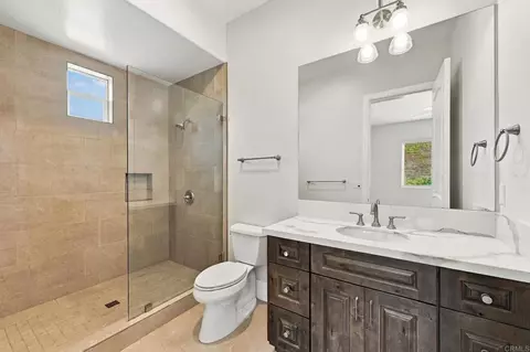 Bath - 2260 Panoramic Way, Vista, CA 92084 photo 4 of 8