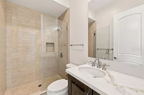 Bath - 2260 Panoramic Way, Vista, CA 92084 photo 5 of 8