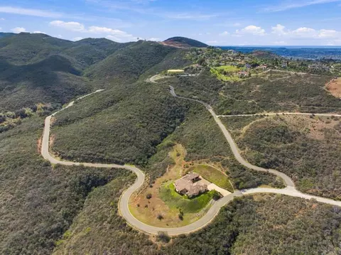 View/Area - 2260 Panoramic Way, Vista, CA 92084 photo 5 of 5