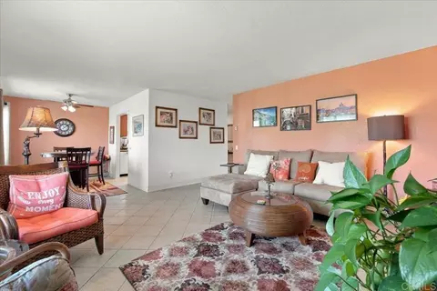 Living - 3720 Mount Vernon Ave, Oceanside, CA 92057 photo 3 of 4