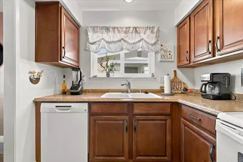 Kitchen - 3720 Mount Vernon Ave, Oceanside, CA 92057 photo 3 of 3