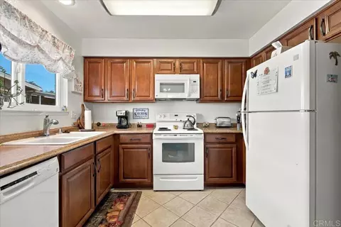 Kitchen - 3720 Mount Vernon Ave, Oceanside, CA 92057 photo 2 of 3