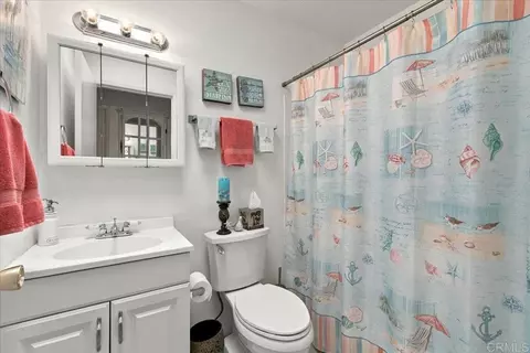 Bath - 3720 Mount Vernon Ave, Oceanside, CA 92057 photo 3 of 3