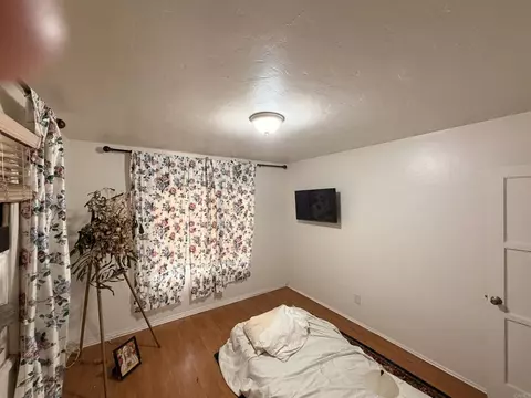 Bedroom - 927 E Lincoln St, Carson, CA 90745 photo 1 of 5