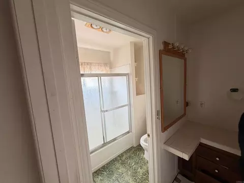 Bath - 927 E Lincoln St, Carson, CA 90745 photo 2 of 4