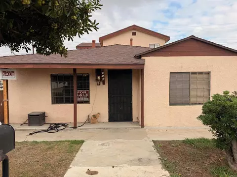 Exterior - 927 E Lincoln St, Carson, CA 90745 photo 2 of 4