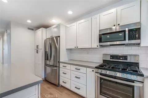 33 Seabird Ct #6, Newport Beach, CA 92663
