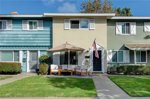 9799 Continental Dr, Huntington Beach, CA 92646