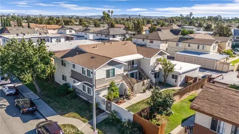 1033 Mission Dr, Costa Mesa, CA 92626