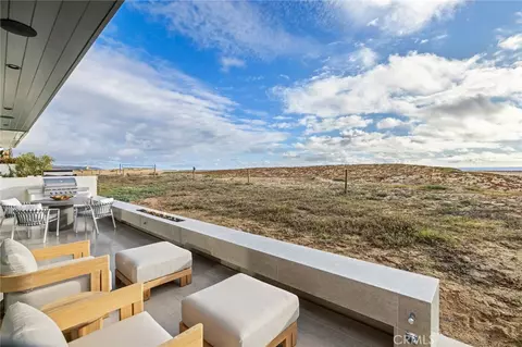 1572 E Oceanfront Dr, Newport Beach, CA 92661