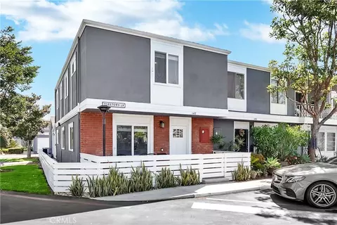 147 Yorktown Ln, Costa Mesa, CA 92626