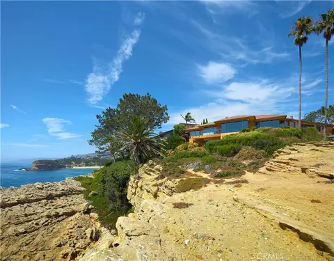 111 S La Senda Dr, Laguna Beach, CA 92651