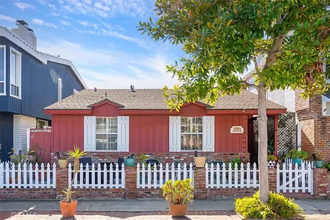 1743 Miramar Dr, Newport Beach, CA 92661
