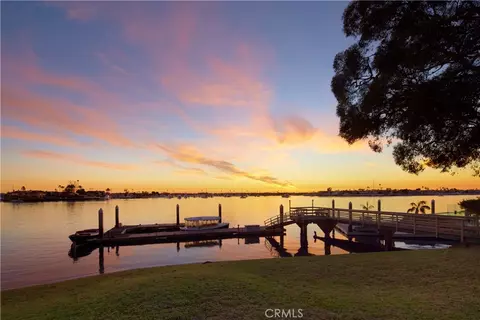 20 Harbor Is, Newport Beach, CA 92660