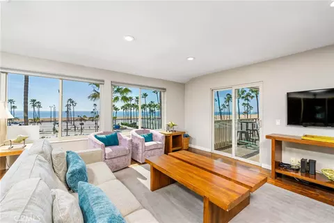 600 E Oceanfront #3G, Newport Beach, CA 92661