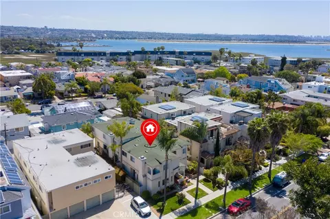 4069 Lamont St #1, San Diego, CA 92109