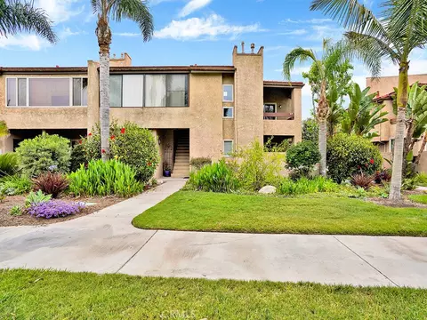 16879 Bluewater Ln #25, Huntington Beach, CA 92649