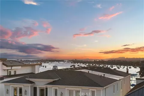 302 Carnation Ave, Corona Del Mar, CA 92625