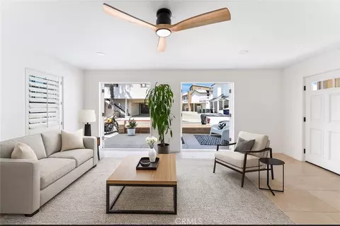 126 47th St #1, Newport Beach, CA 92663