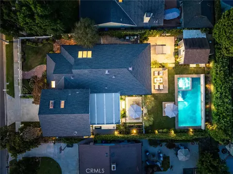 2042 Aliso Ave, Costa Mesa, CA 92627