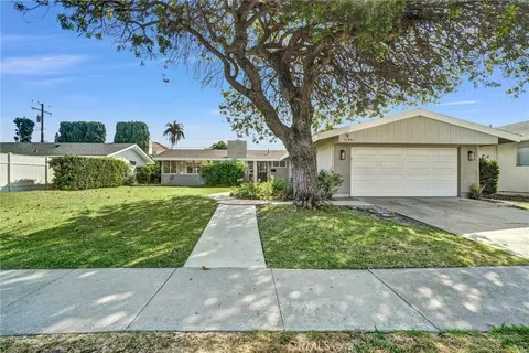 12452 Martha Ann Dr, Los Alamitos, CA 90720