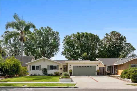 1387 Garlingford St, Costa Mesa, CA 92626