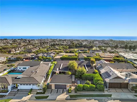 2915 Pebble Dr, Corona Del Mar, CA 92625