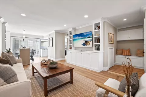 2209 Vista Huerta, Newport Beach, CA 92660