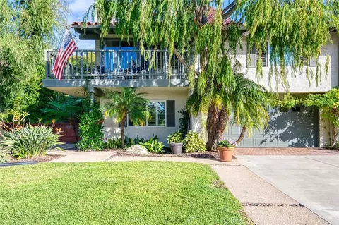 2134 Vista Entrada, Newport Beach, CA 92660