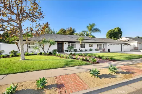 11891 Gladstone Dr, North Tustin, CA 92705