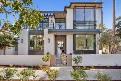 304 Poppy Ave, Corona Del Mar, CA 92625