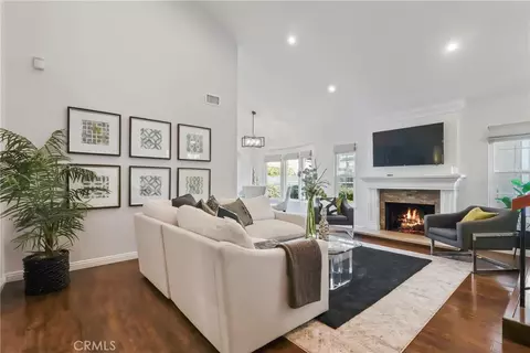 58 Rockwood, Irvine, CA 92614