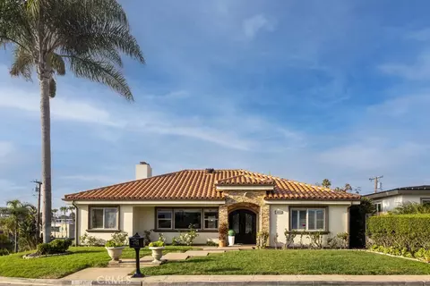401 Holmwood, Newport Beach, CA 92663