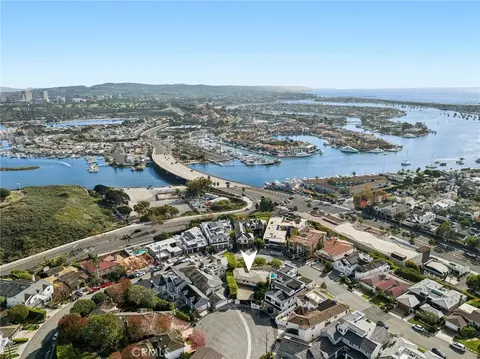 101 Kings Pl, Newport Beach, CA 92663