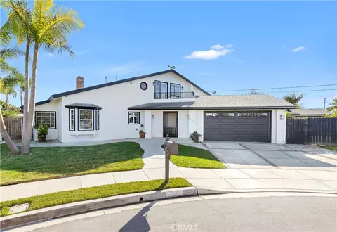 469 Lenwood Cir, Costa Mesa, CA 92627