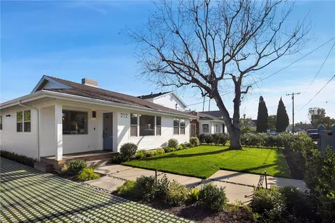 212 E 19th St, Costa Mesa, CA 92627