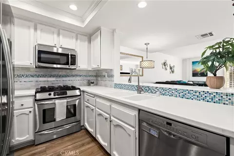 5151 Walnut Unit #27, Irvine, CA 92604