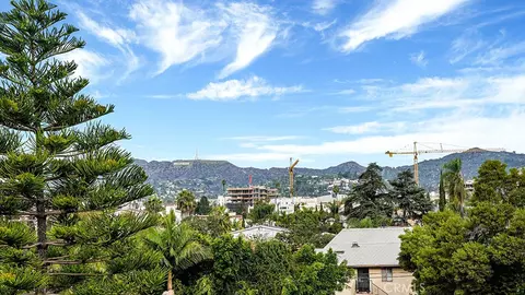 741 N Gramercy, Los Angeles, CA 90038
