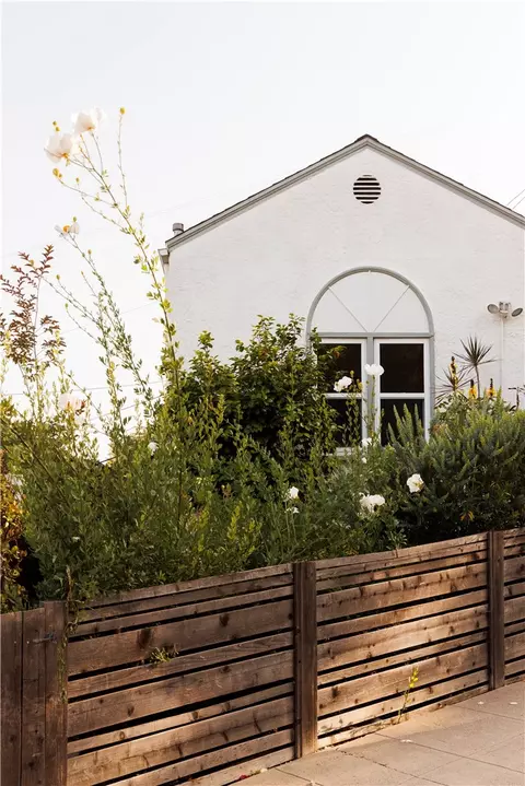 2958 Swan, Los Angeles, CA 90026