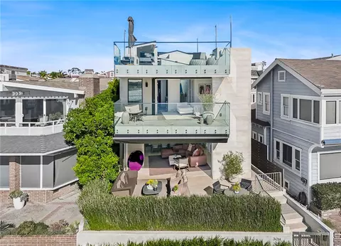 304 S Bay, Newport Beach, CA 92662