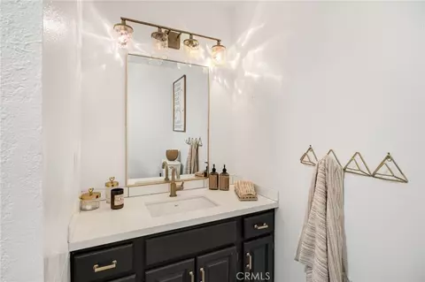 Bath - 48980 De Luz Rd, Temecula, CA 92590 photo 2 of 4
