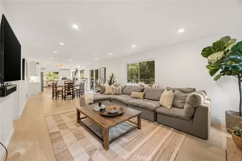 Living - 48980 De Luz Rd, Temecula, CA 92590 photo 3 of 4