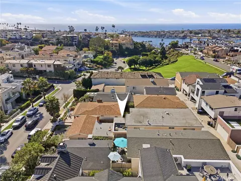 429 Carnation Ave, Corona Del Mar, CA 92625