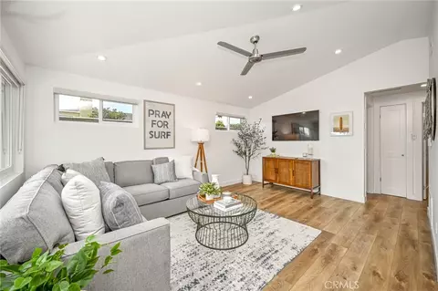 205 42nd St, Newport Beach, CA 92663
