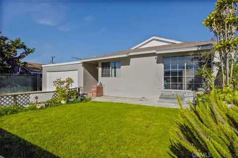 674 Senate St, Costa Mesa, CA 92627