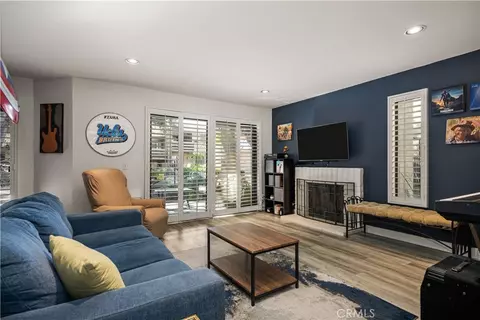 421 Bryson Spgs, Costa Mesa, CA 92627