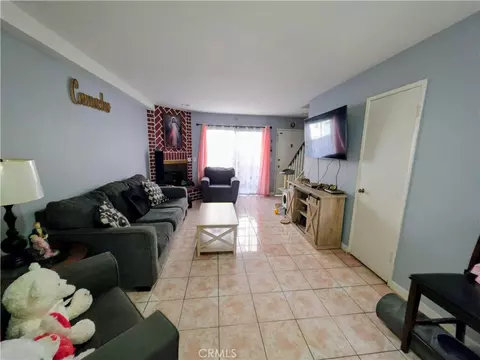 9834 Sepulveda Blvd #117, North Hills, CA 91343
