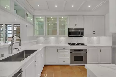 172 Villa Point Dr, Newport Beach, CA 92660