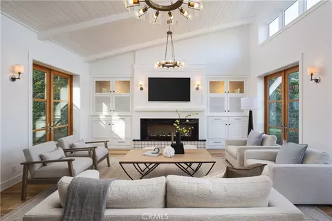 2217 Laurel Pl, Newport Beach, CA 92663